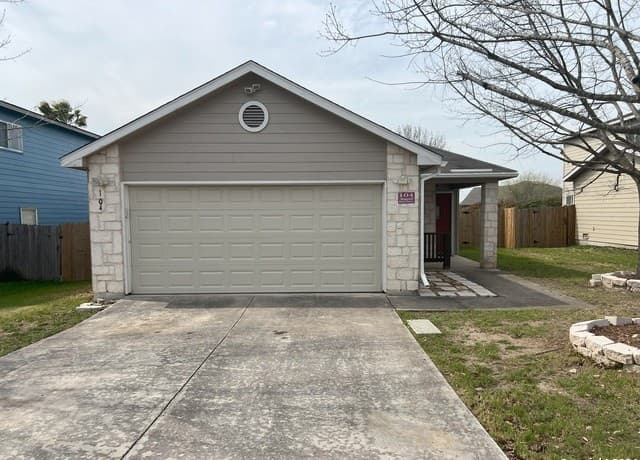 104 Briar St