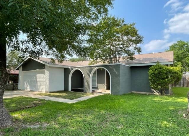 6811 Agua Calientes