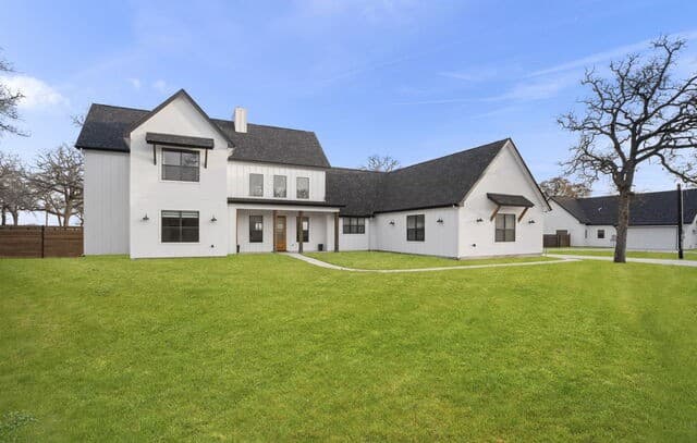 204 Oak Fields Dr