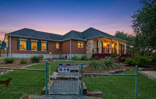 1610 Hilltop Rdg