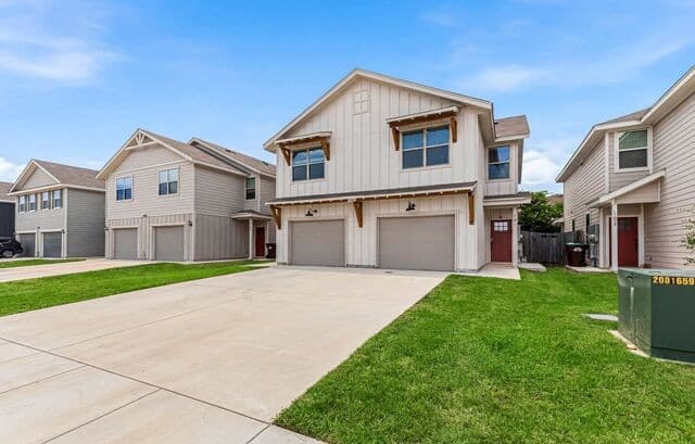 2503 LYNWOOD Bend