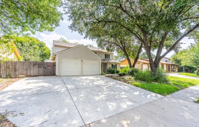 6807 Timberhill