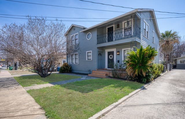 608 E Mulberry