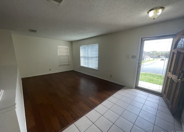 8315 Northaven Dr