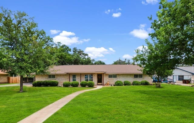 426 Yosemite Dr