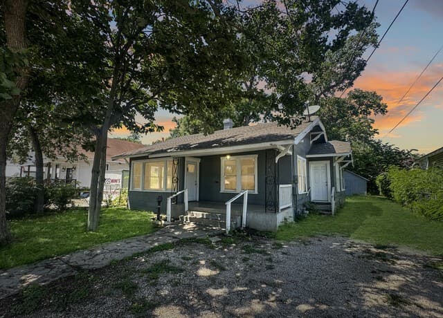 423 Barrett Place