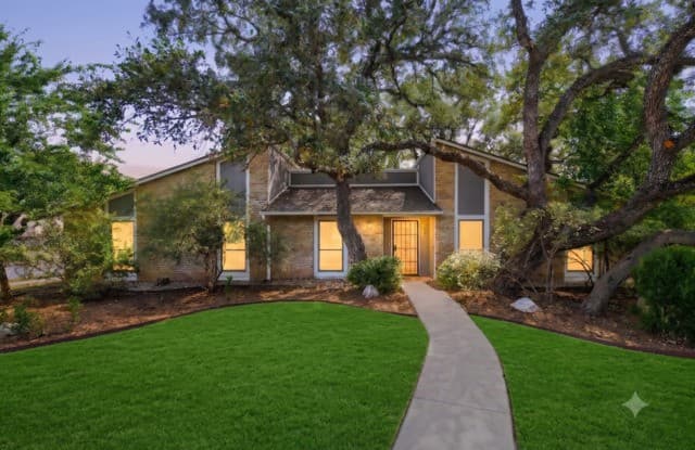 13603 Forest Walk