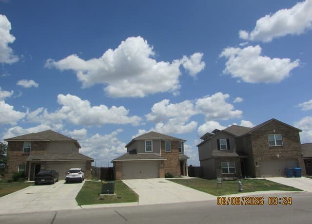 15010 Silvertree Cv
