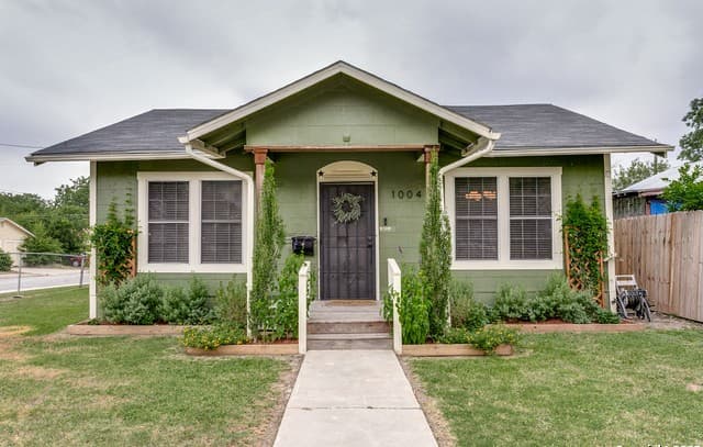 1004 Edison Dr