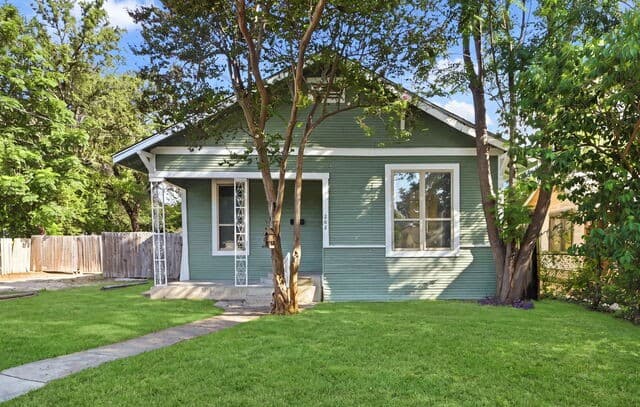 262 E Southcross Blvd