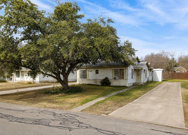 243 Pennystone