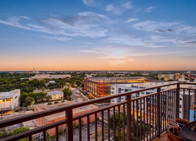 230 Dwyer Avenue Unit 904