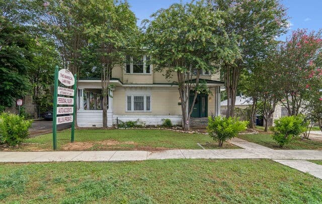 1032 W Woodlawn