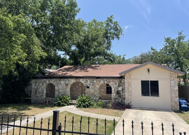 834 Porter St