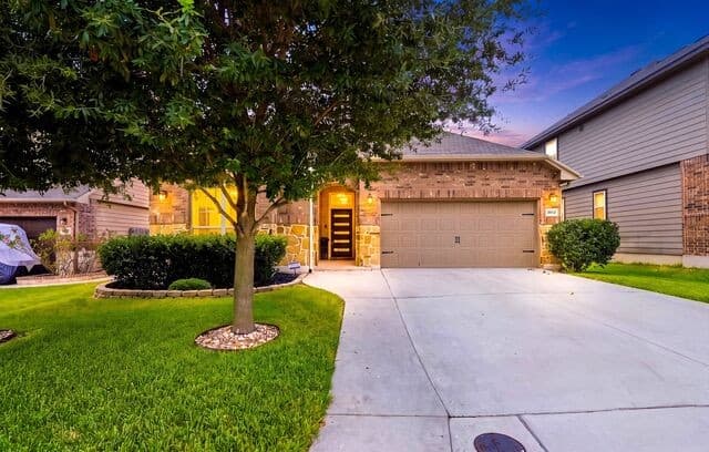 8926 Grand Western