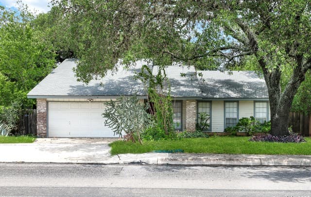 8026 Valley Trail