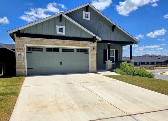 5902 Fannin Pt