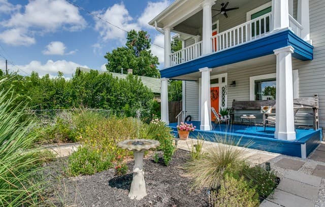 523 W Highland Blvd