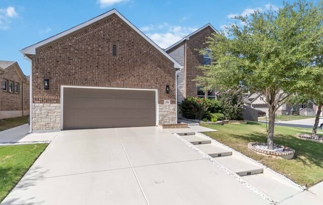 3731 Avia Oaks