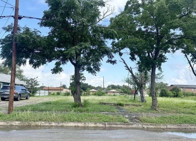 213 E Lindbergh Blvd