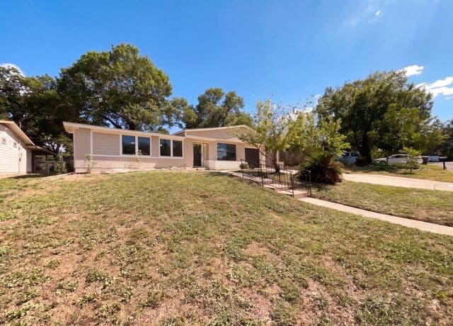 222 Colebrook Dr