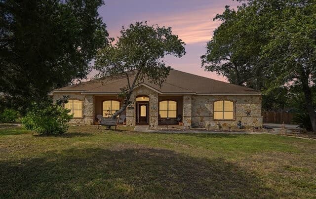 438 Rosewood Dr