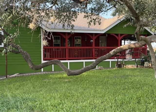 2366 Royal Oaks