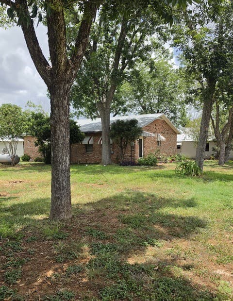 305 Waltom Ave