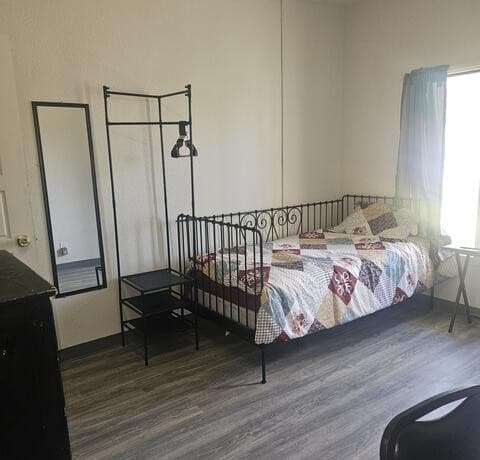 1211 Gladstone Unit B