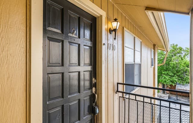 923 Vance Jackson Unit 1110
