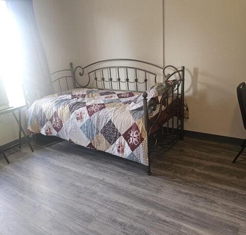 1211 Gladstone Unit C