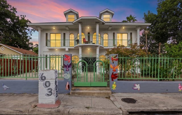 603 S San Joaquin Ave