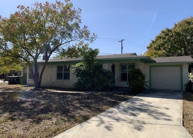 111 Laddie Pl Unit B