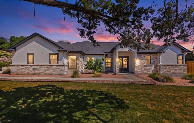 227 Paradise Hls