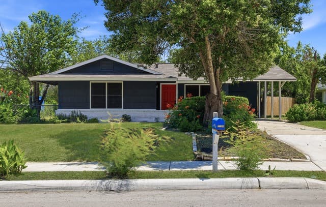7126 Westbriar