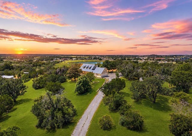 1405 Countryside Bnd