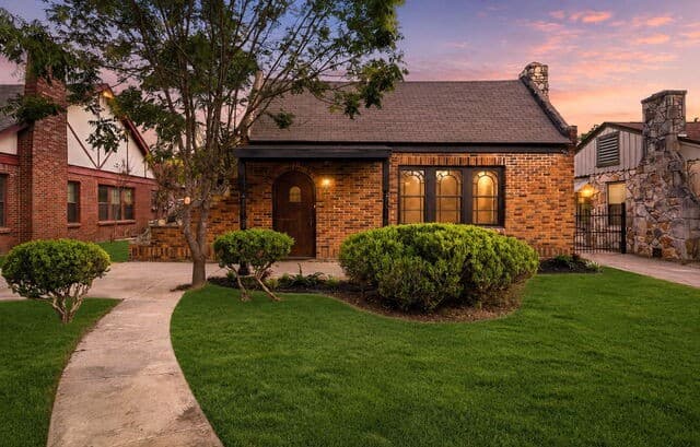146 North Dr