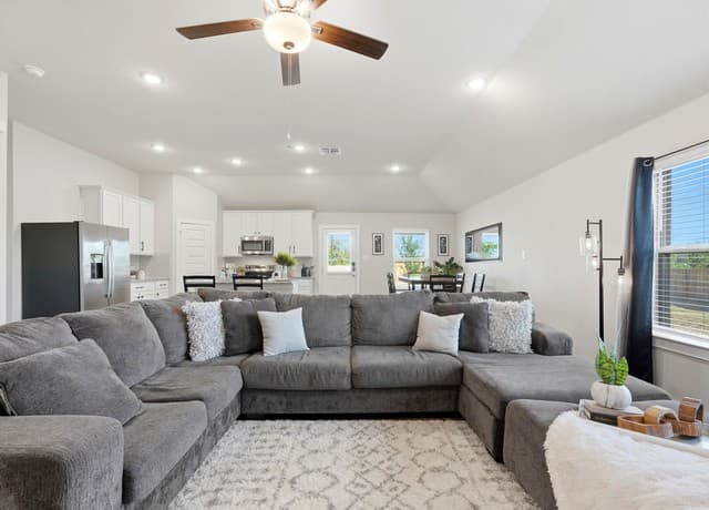 12407 Autumn Way