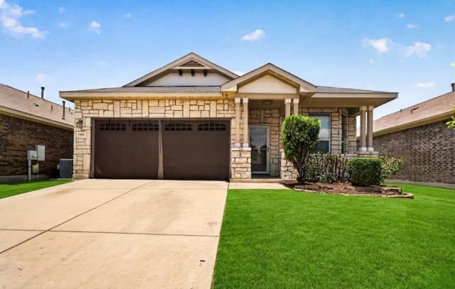 7915 Cenote Dr