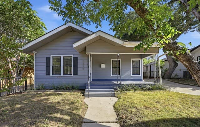 1239 Kayton Ave