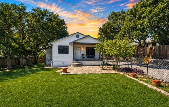 652 Tamarack Dr