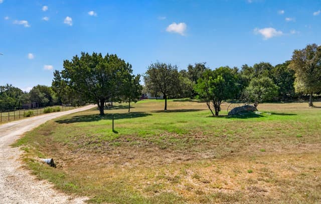 3030 Oak Hollow Dr