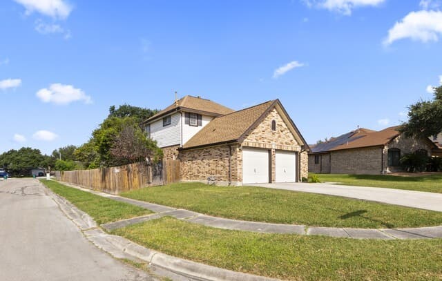 8303 Copperknoll