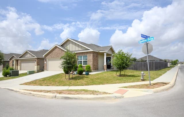 6703 Beehive Dr