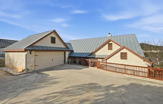 204 Tapatio Dr. W