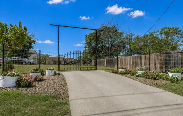 25375 US Highway 281 S