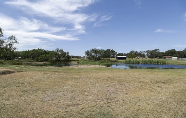 2 AC Coughran Rd