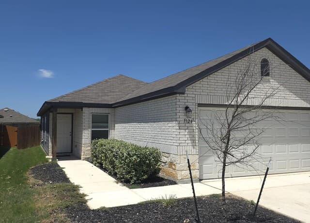 1124 Whitneyway Ln