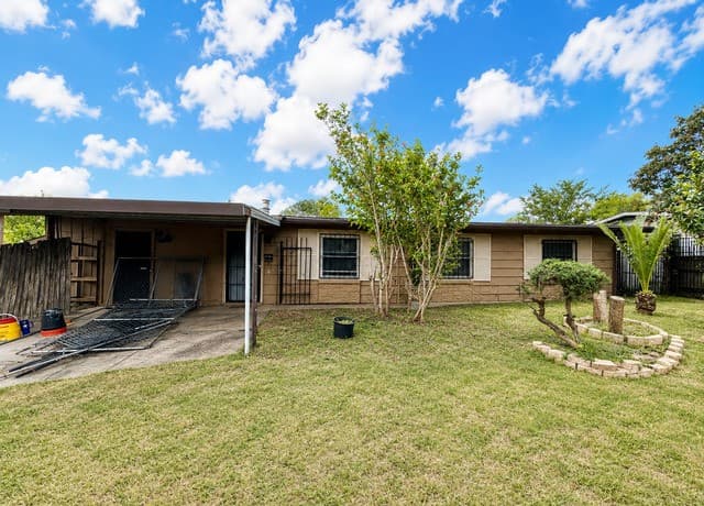 227 Rock Valley Dr