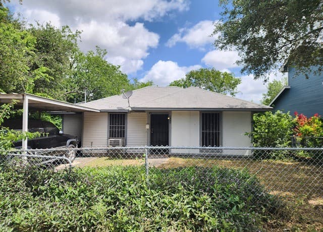 313 Bee St
